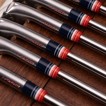 Série de fers ZXi5 Acier Limited Edition US Open